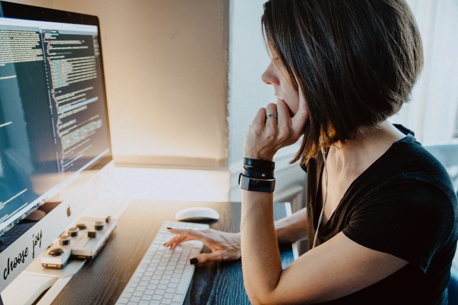 woman using a computer